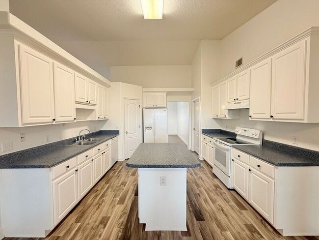 Photo - 7945 Amethyst Dr