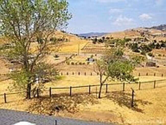 Photo - Beautiful 3/2 in Oak Knolls