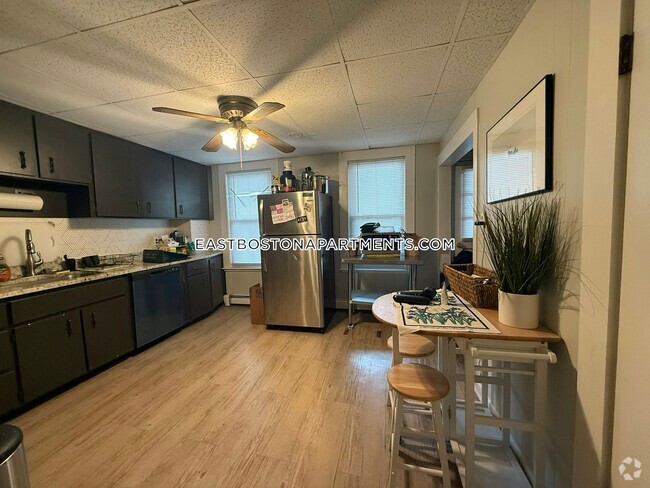 Building Photo - 20 Trenton St Unit 1 Rental