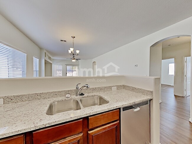 42929 N Hudson Ct