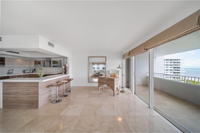Photo - 199 Ocean Lane Dr Unidad 901
