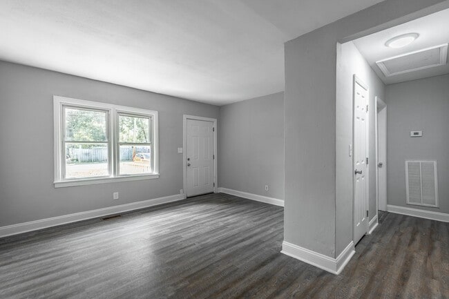 Photo - 5109-5111 Sunbeam Ave Unit 5109