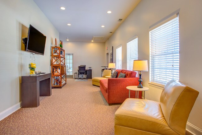 Waterford Place Apartments For Rent in Arlington Heights