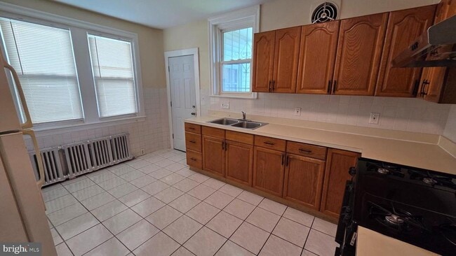 Photo - 5725 N Lawrence St