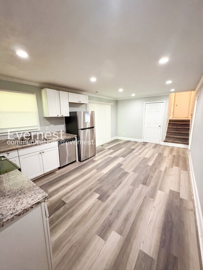 Photo - 742 Winter Ln