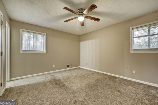 Photo - 642 Simone Way