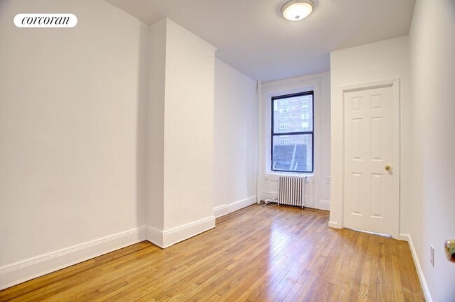 Photo - 410 E 59th St