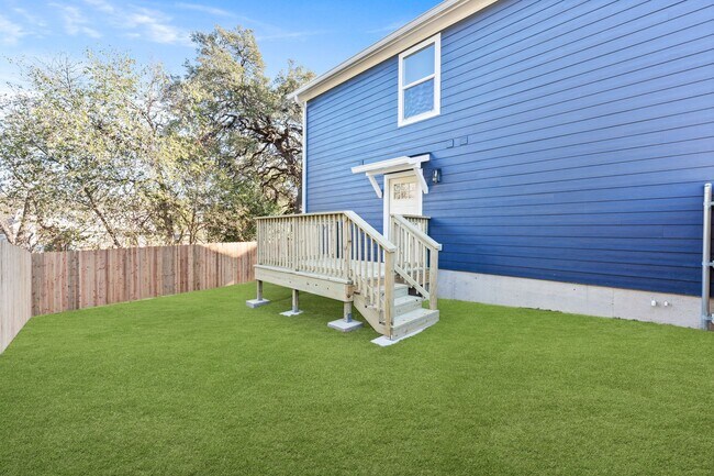 Photo - Modern Townhome for Rent – Modern Living at Its Best!