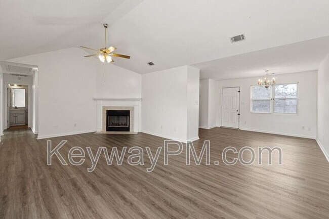 Photo - 2807 Crosscreek Rd