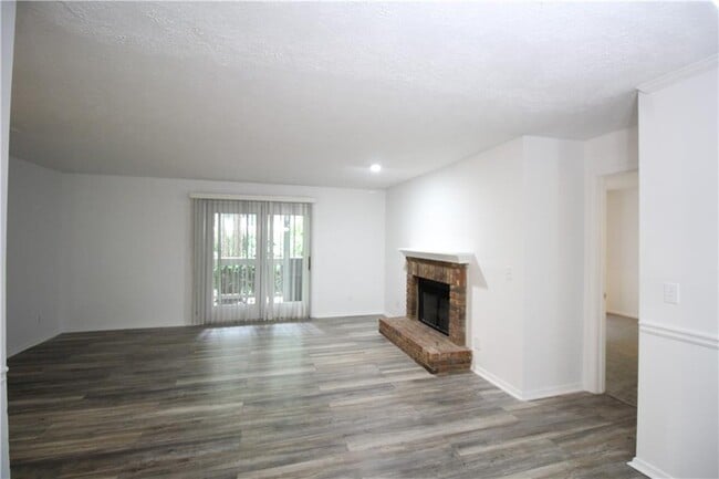 Photo - 204 Warm Springs Cir