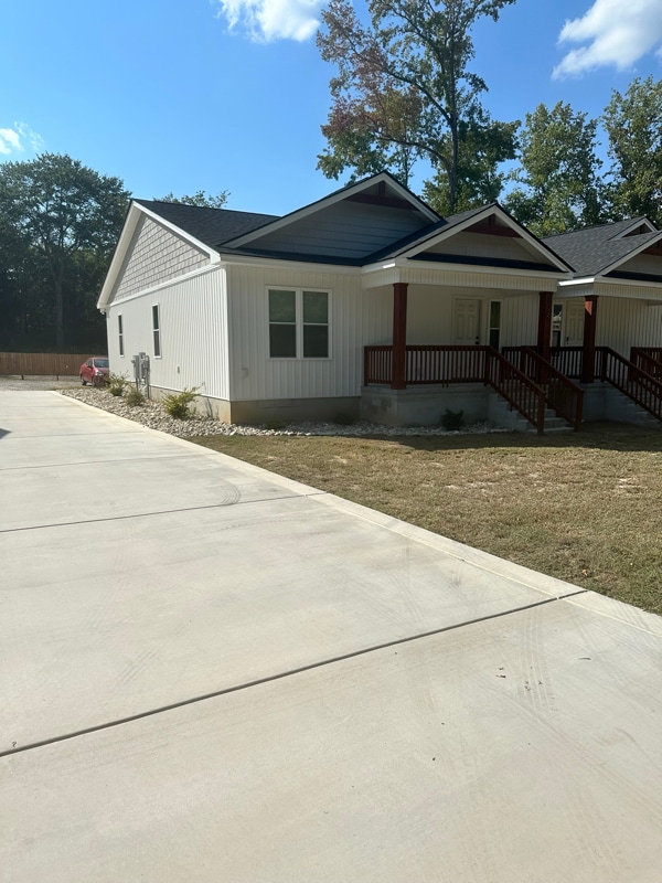 Building Photo - 134 N Clarendon Dr Rental
