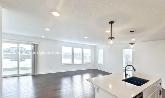 Photo - 27605 E Red Fox St