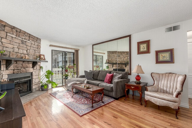 Photo - 8335 S Fairmount Dr