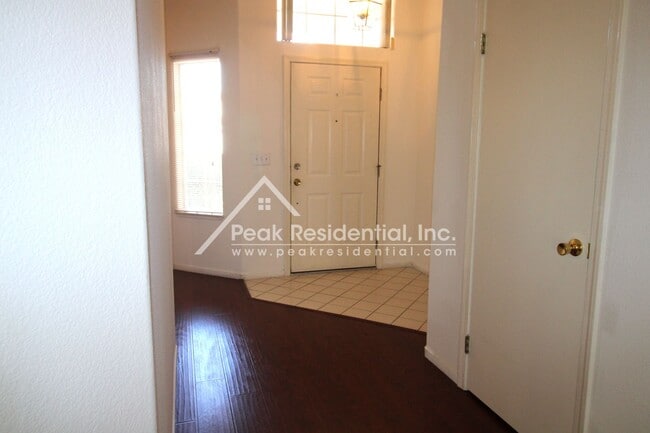 Photo - Nice Elk Grove 3bd/2ba Home with 2 Car Garage