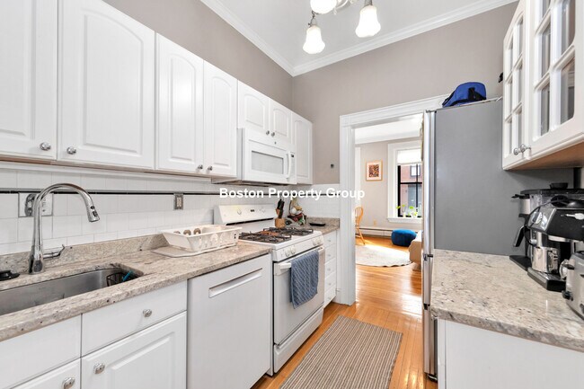 Photo - 32 E Springfield St Unit 1