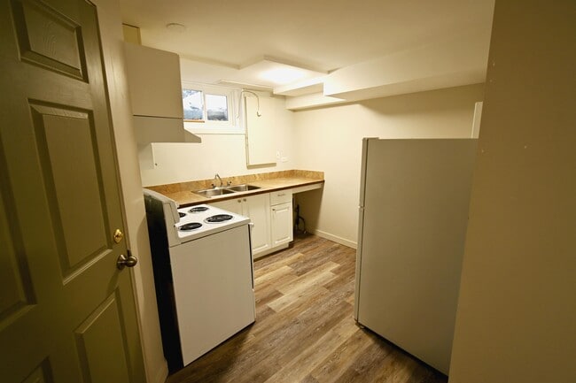 Photo - 2401 Pine St