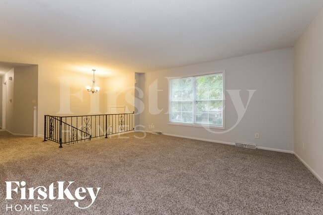 Photo - 5905 NW Whispering Oaks Ln