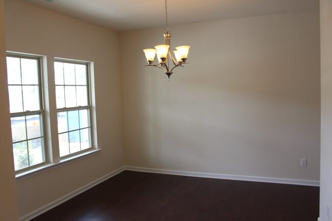 Photo - 113 Foxborough Ln