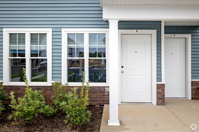 2BR, 3BA -1754SF - Entrance - Mt Sinai Meadows