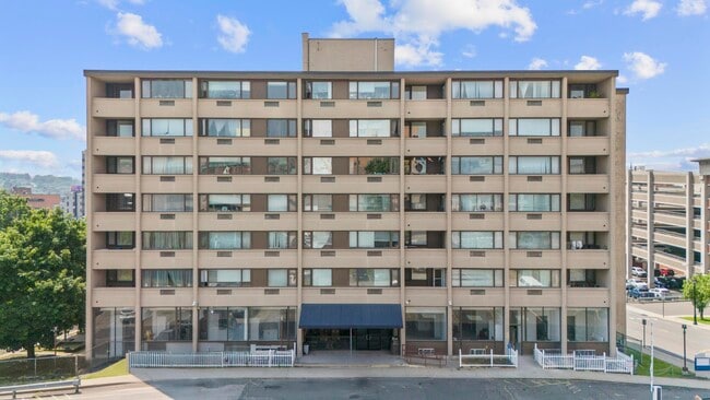 Photo - Jefferson Square Apartments