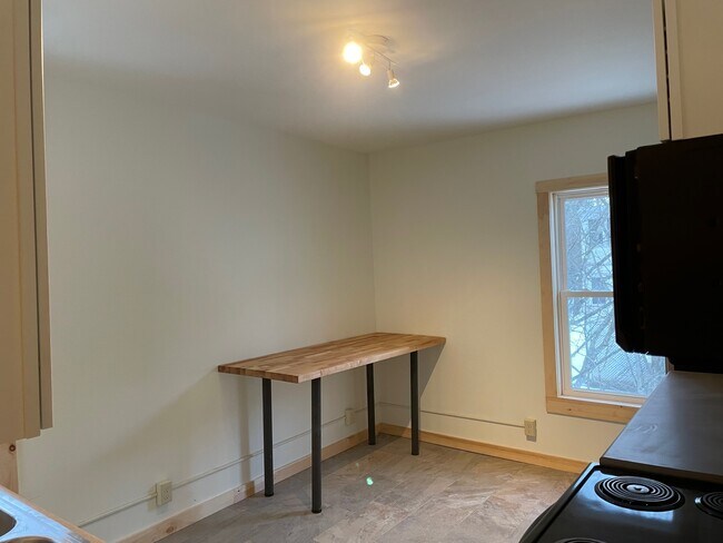 Photo - Cliff Apartments, LLC Unit 11