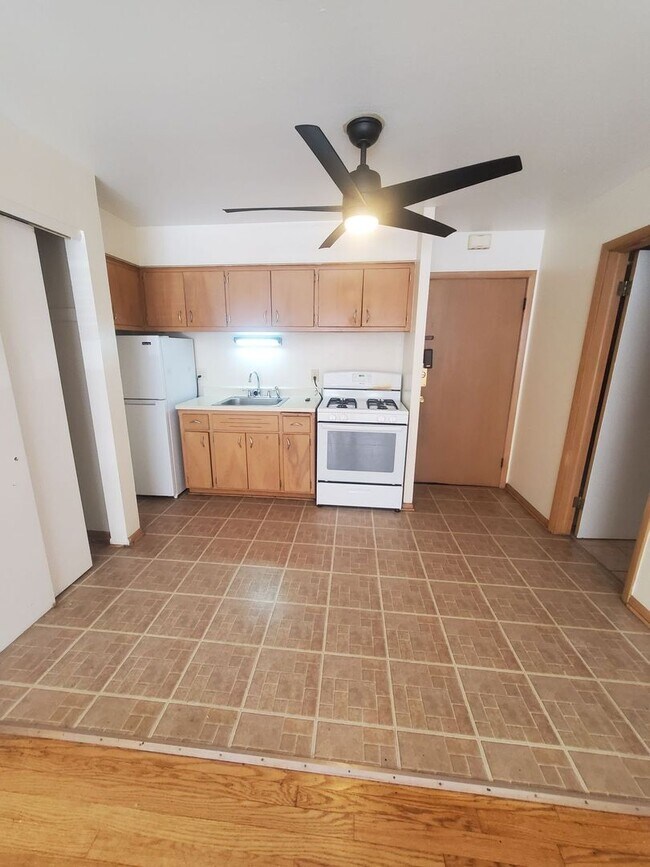 Photo - 1851 N Oakland Ave (18 Unit)