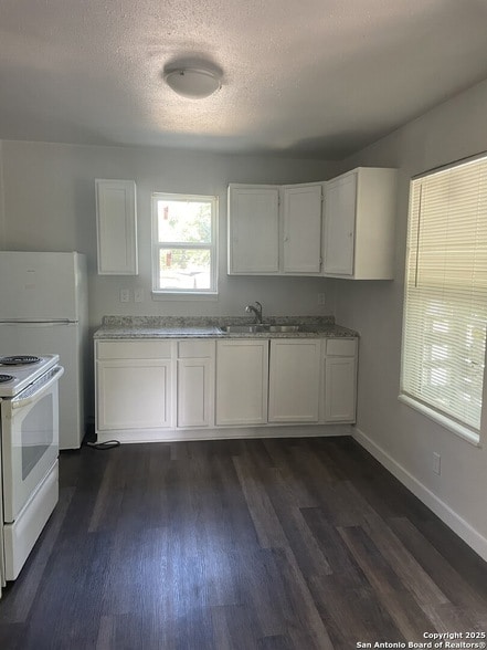 Photo - 4818 Monterey St