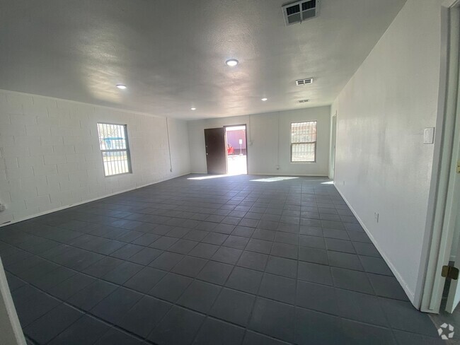 Building Photo - Commercial Space for Business Office/Wareh... Rental