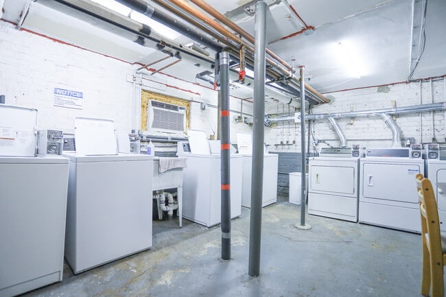 Photo - 2712 N Milwaukee Ave Unidad 202