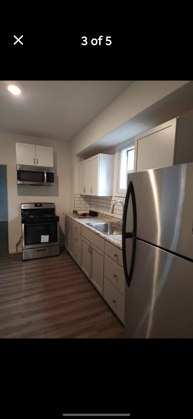 Photo - 2118 Leishman Ave