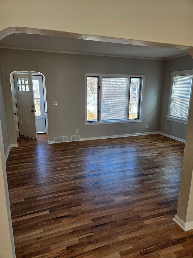 Photo - Aksarben 3 bed 2 bath 1 car garage newly remodeled, witb a fenced in backyard!