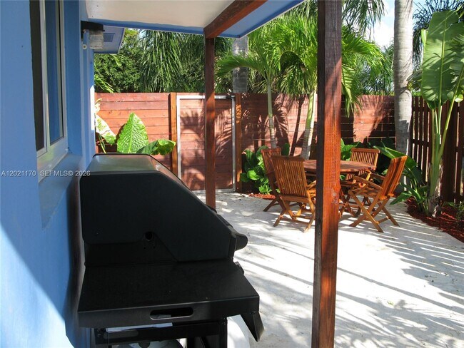 Photo - 13767 Oleander Ave