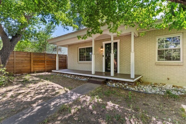 Photo - 2326 N Meade Ave