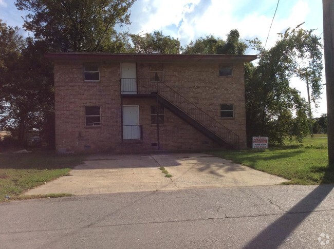 Building Photo - 2105 E Washington Ave Unit A Rental