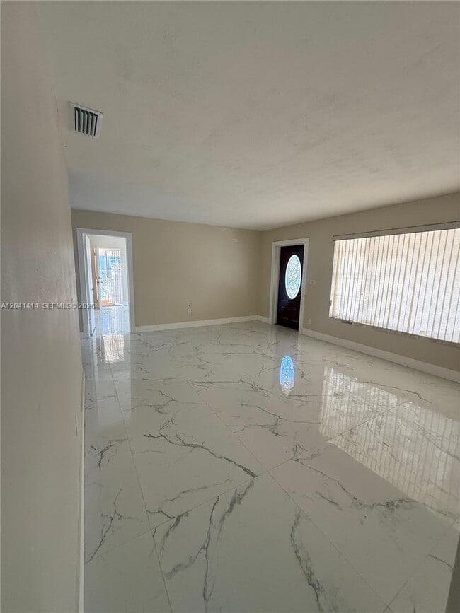 Photo - 2600 NW 112th St