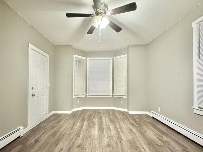 Building Photo - 38 Nichols St