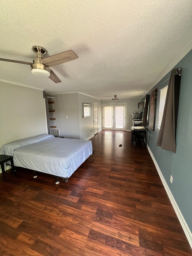Bed - 1240 Shady Oak Trl Apartment
