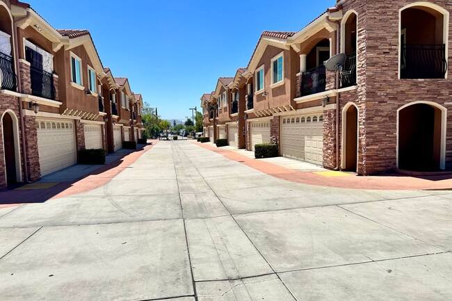 Photo - 17388 Valencia Ave