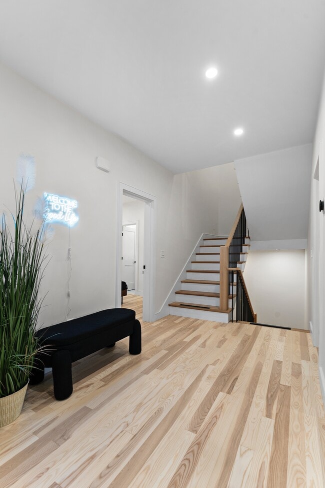 Building Photo - 21 Bolton St