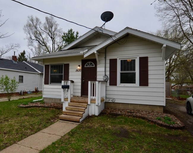 Cozy Home near Merle Hay! - Cozy Home near Merle Hay!