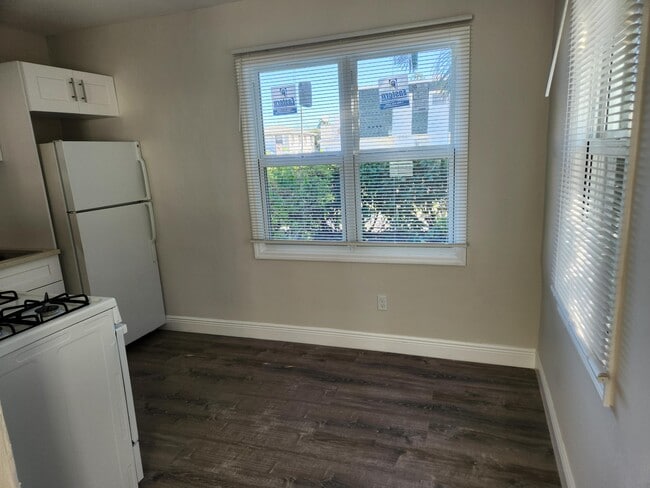 Photo - 403 2nd St