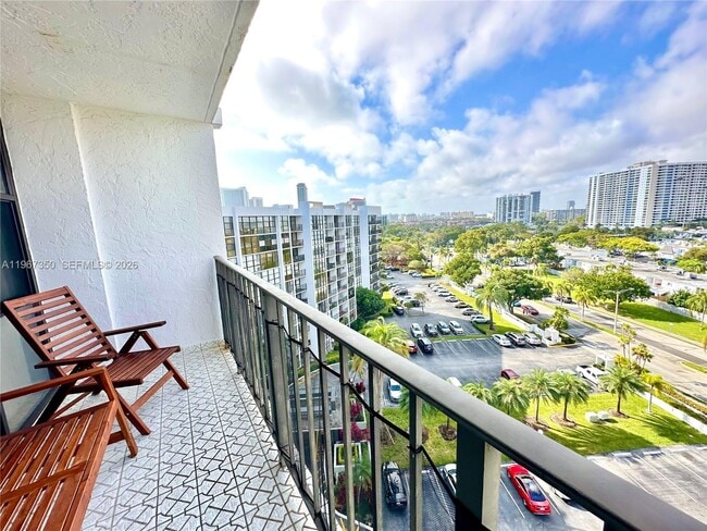 Photo - 800 Parkview Dr Unidad 1007