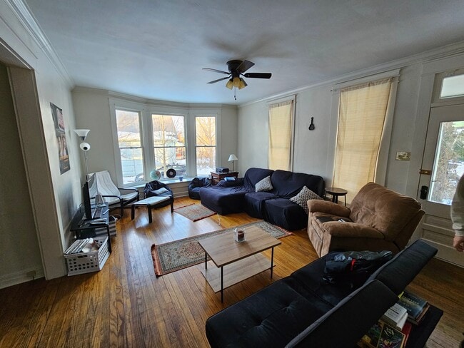 306 S Fairview St