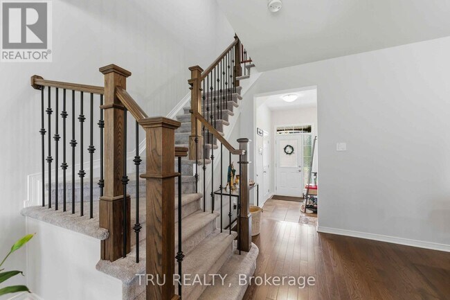 Photo - 205 Losino Cres