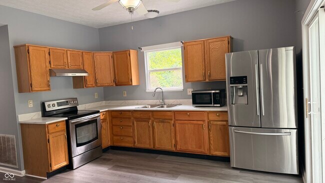 Photo - 6015 Lakeside Manor Ave