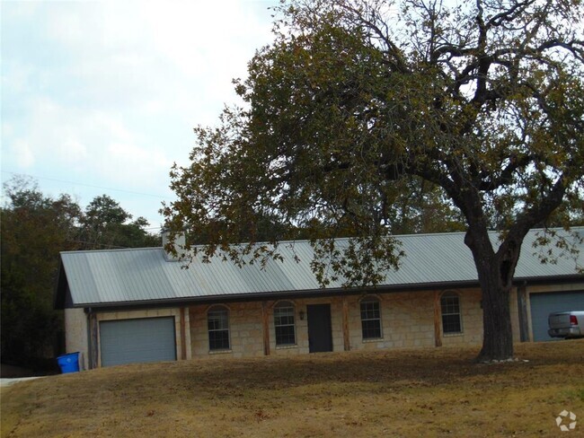 Building Photo - 121 Chestnut Ridge Rental