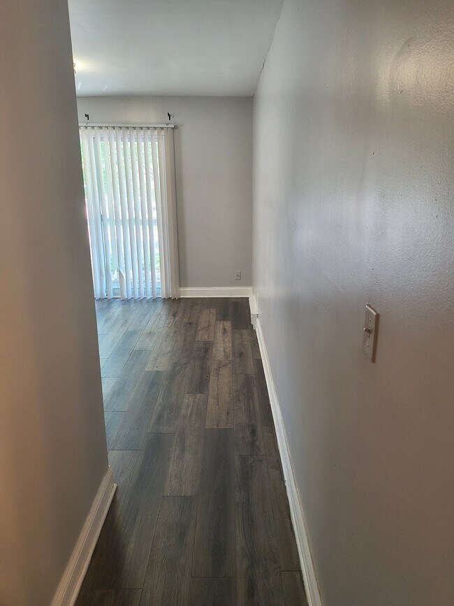 Photo - 371 W Old Indian Trail Unit 2