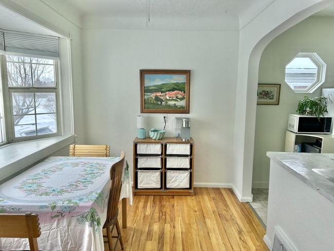 Photo - 1237 Yale Ave Unidad upper