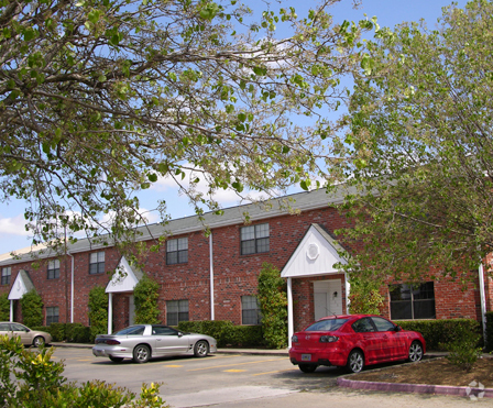 Building Photo - Mark IV Apartments