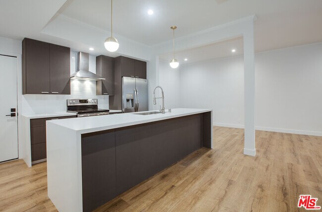 Photo - 12320 Montana Ave Unidad 105